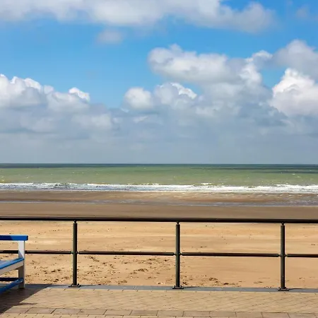 With Sleeping Area For Family * Middelkerke